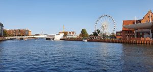 View across the VIstula river towards the viewing Ferris wheel. 